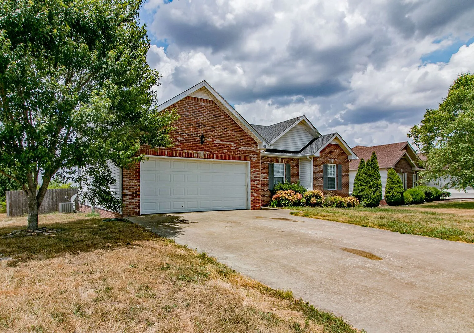 988 Chardea Ct (For Rent) — Photo 2