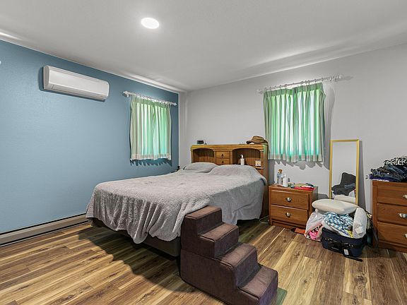 4th image of 21453 165th Ave