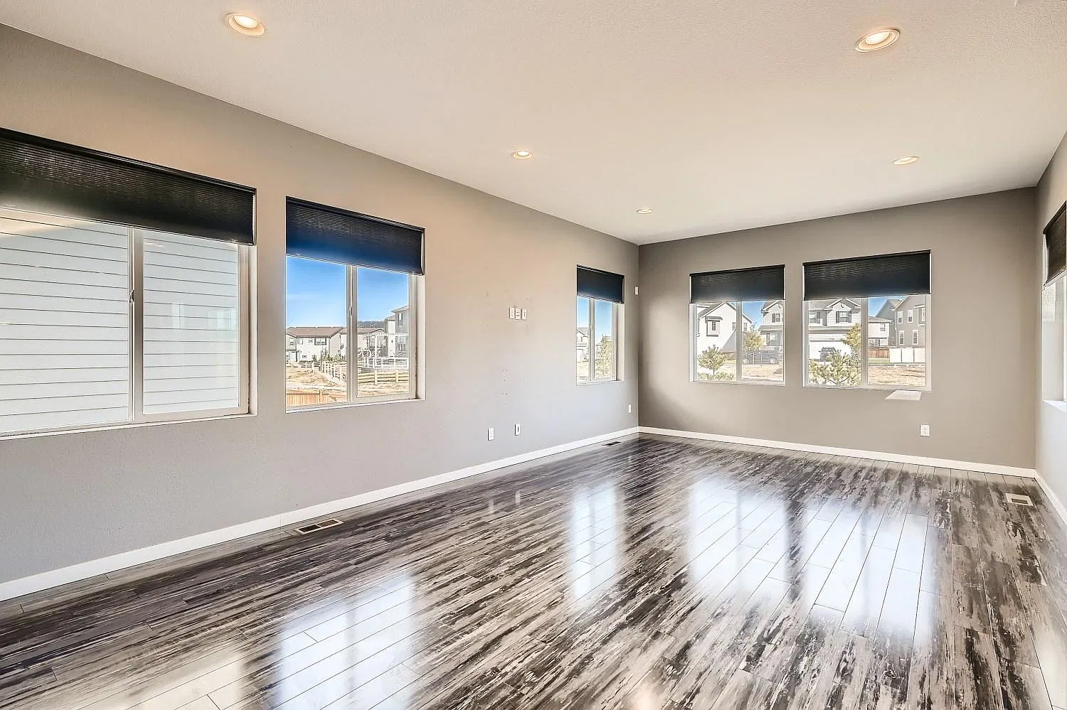 3 bed, 2898 sqft, $2,850 — Photo 3