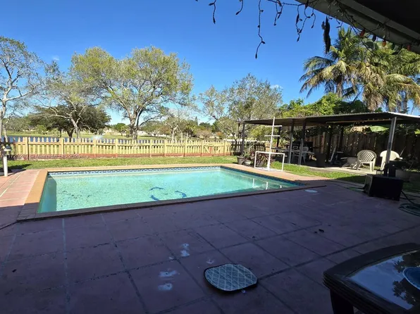 15983 SW 109th St, Miami, FL 33196