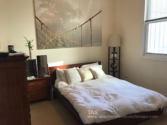 5th image of 1354 W Augusta Blvd #303333