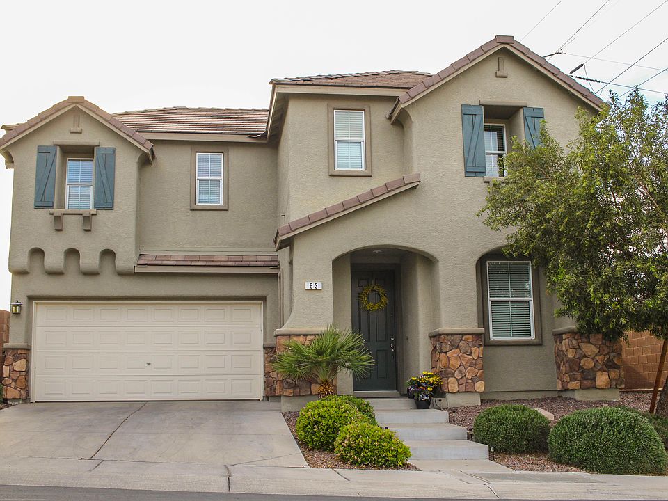 Exterior Front faces the com