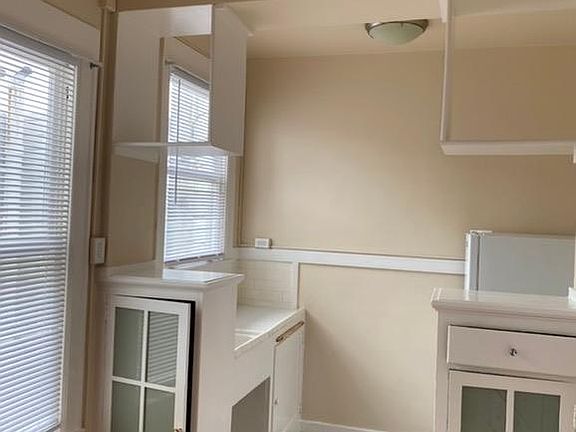 3rd image of 545 Frederick St APT 6