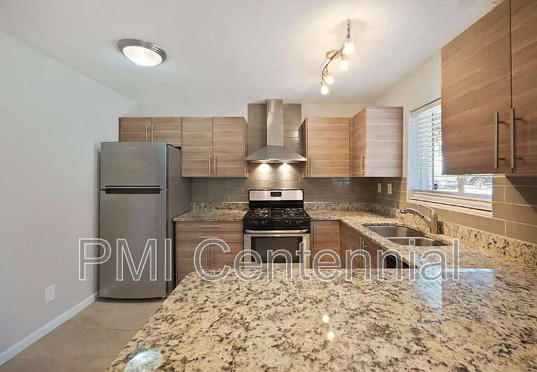 950 Saint Charles Ave NE #9 — Photo 3