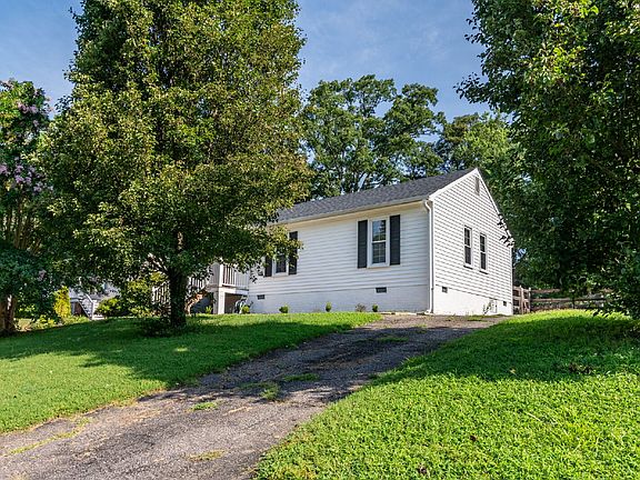 3rd image of 2520 Hickory Knoll Ln
