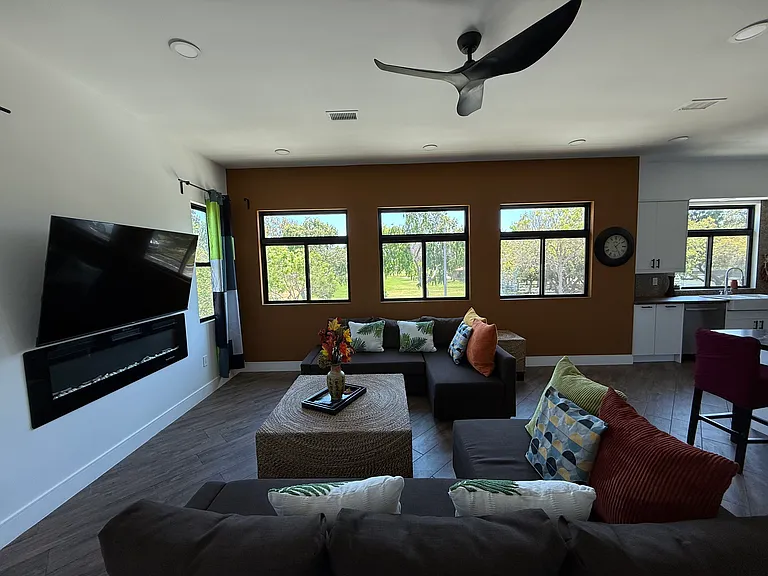 3273 Hedwig Rd — Photo 36