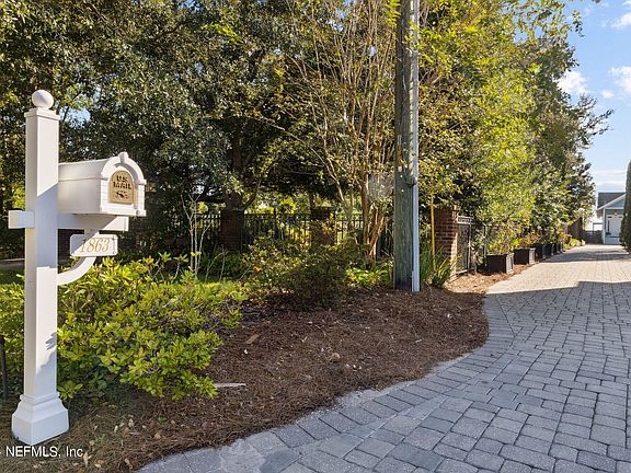 2nd image of 1863 WOODMERE Drive