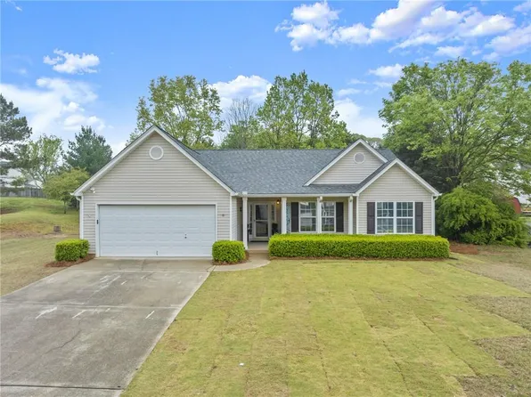 408 Regan Dr, Winder, GA 30680