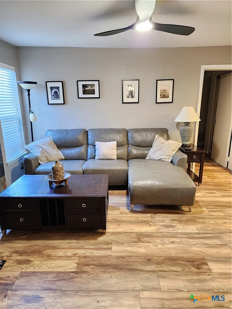 2 bed, 2.0 bath, 850 sqft, $1,900 — Photo 4