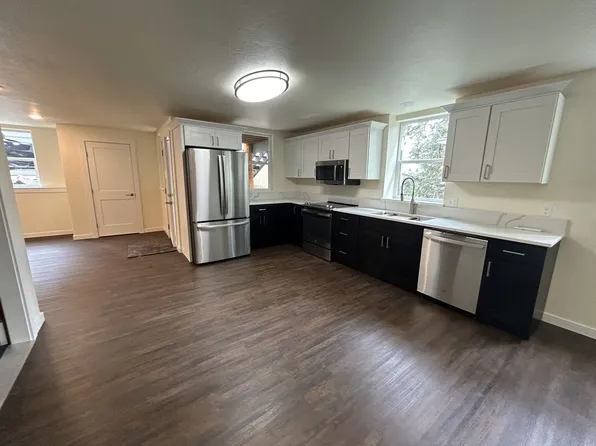 131 Clothier Ln, Lakeside, MT 59922