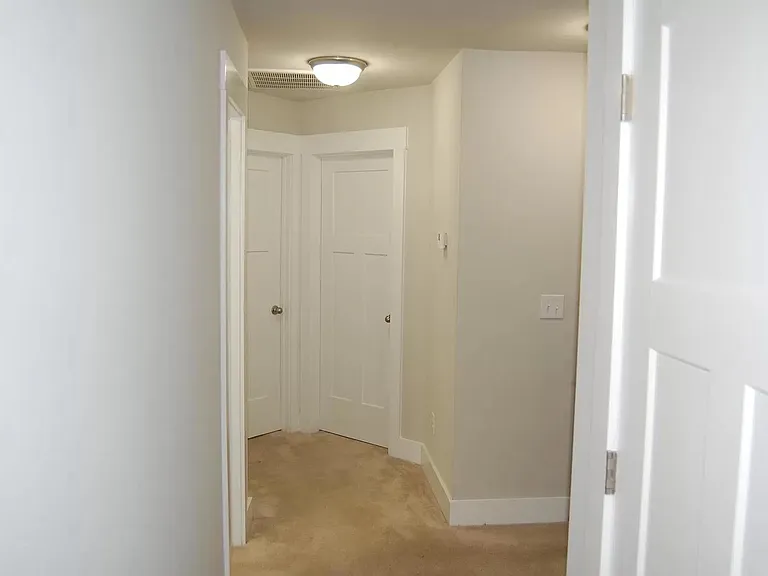 415 Hague Dr — Photo 17