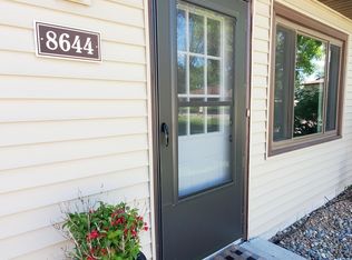 8644 S Maplebrook Cir, Brooklyn Park, MN 55445
