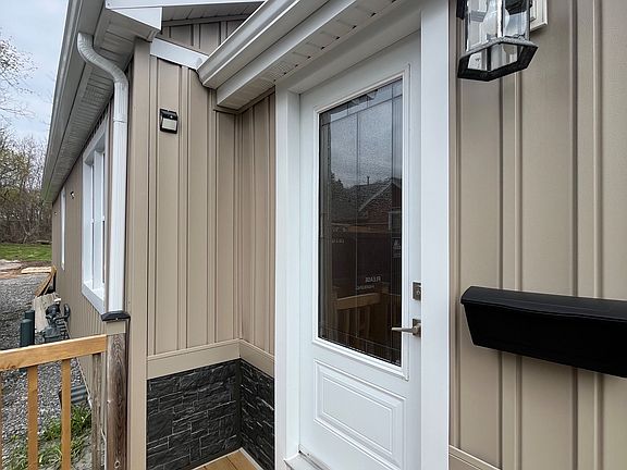 2nd image of 2921 Portage Rd