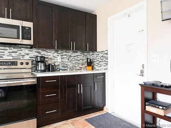 5th image of 531 NE 10th Ave #2