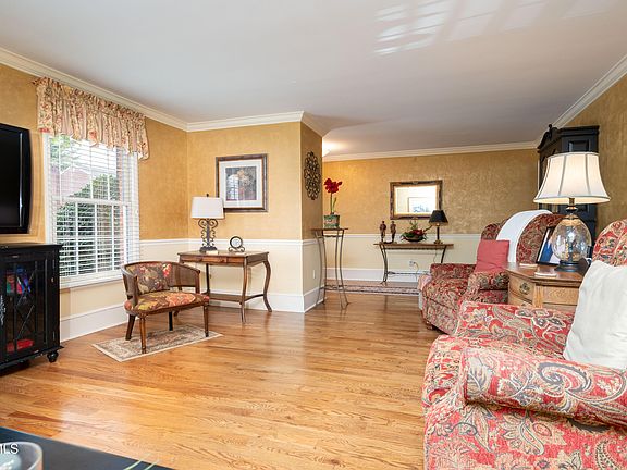 5th image of 2734 Oakland Ave #29