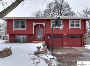 15017 Davenport Cir, Omaha, NE 68154