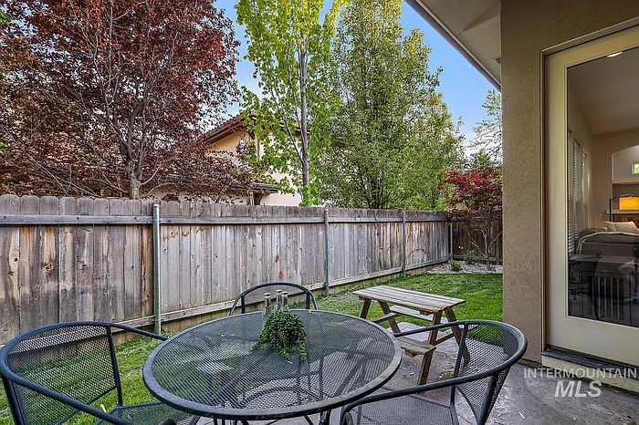 1267 E Spinnaker Ln — Photo 18