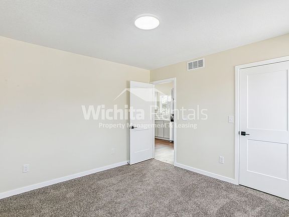 5th image of 1210 S Pattie Ave