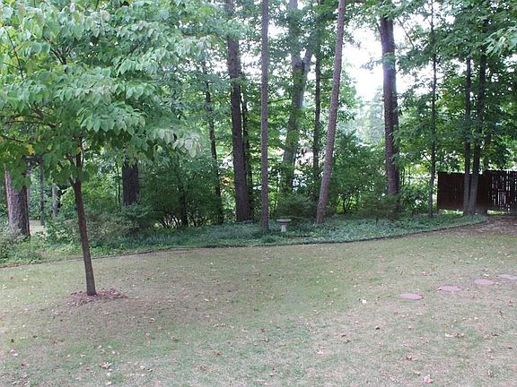 3rd image of 506 Greenway Dr