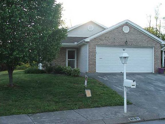 3rd image of 9669 Waycross Cir