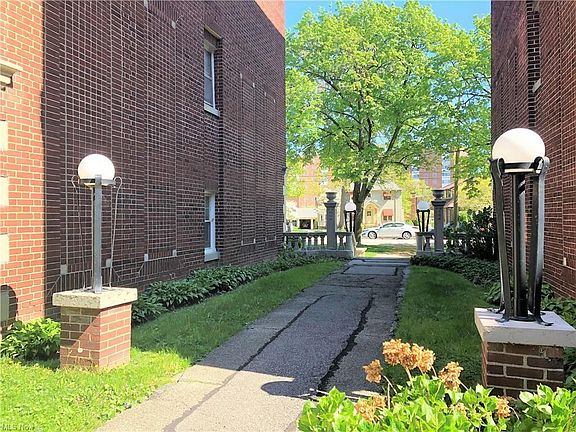 3rd image of 11851 Lake Ave APT 11