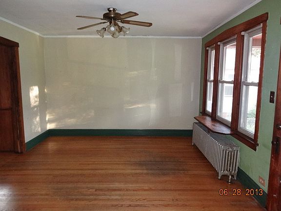 3rd image of 8113 Elmwood St