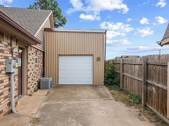 5th image of 10416 Hallmark Cir