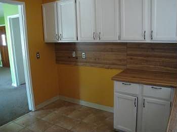 4th image of 9508 Millergrove Dr