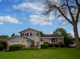 3606 Brookmeade Dr, Rolling Meadows, IL 60008