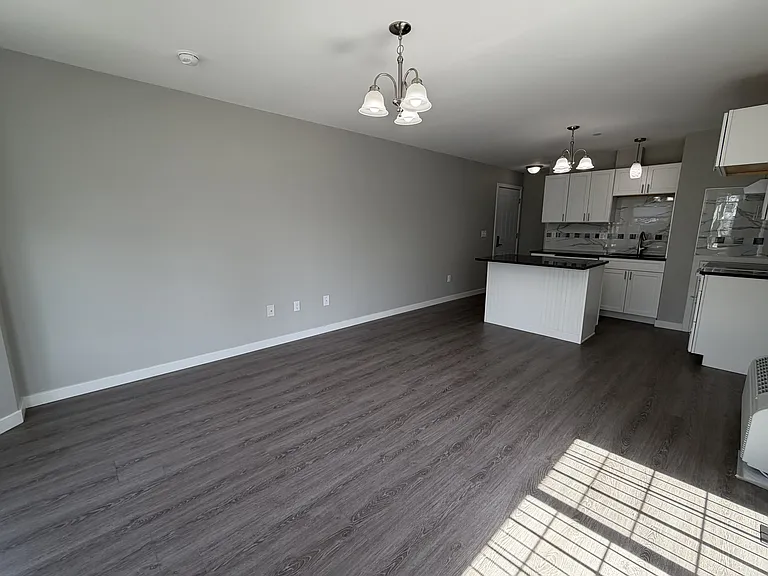 30-32 Osborne St #3 — Photo 7