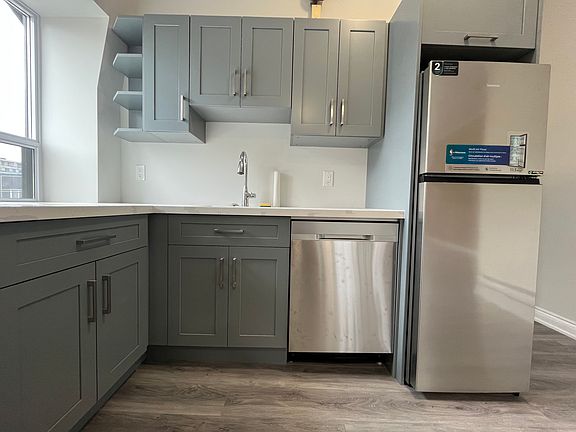 4th image of 1154 Queen St W #1-Bedroom