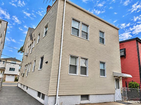 3rd image of 55 Garrison Street