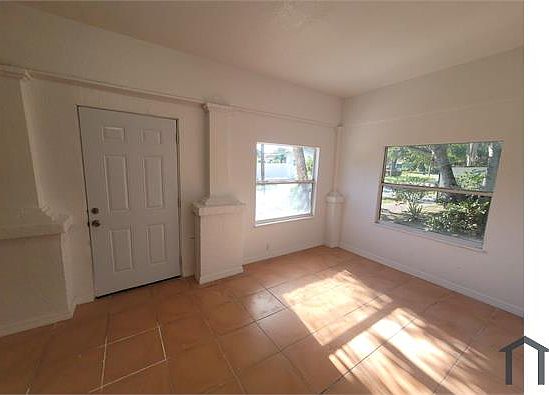 5th image of 2220 17th St S #A