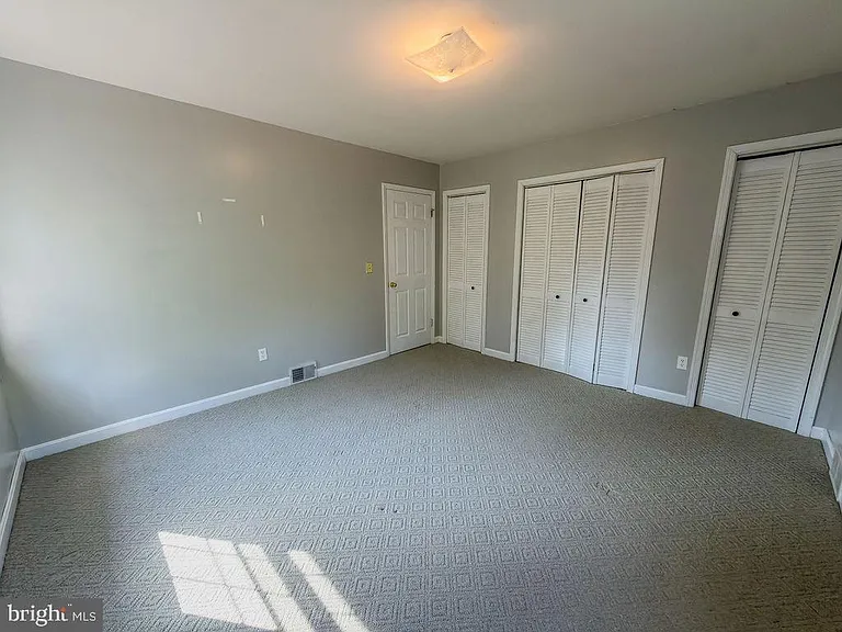 11 Hickory Ln — Photo 42