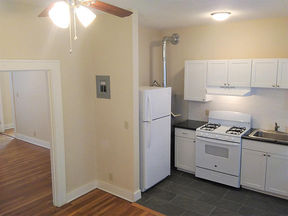 4th image of 133 W Magnolia Ave APT 6