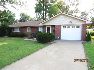 776 Berry Rd, Wood River, IL 62095