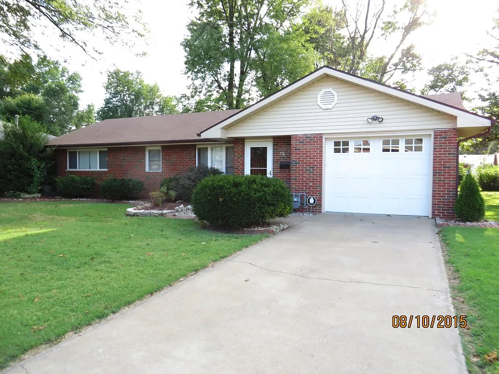 776 Berry Rd photo 1