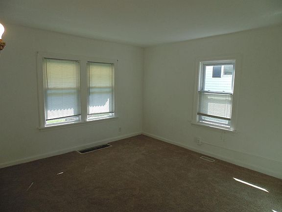 3rd image of 2848 Dekalb St
