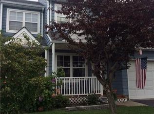 5 Northwood Blvd, Central Islip, NY 11722