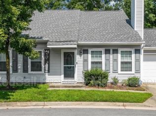 221 Gate House Rd, Newport News, VA 23608