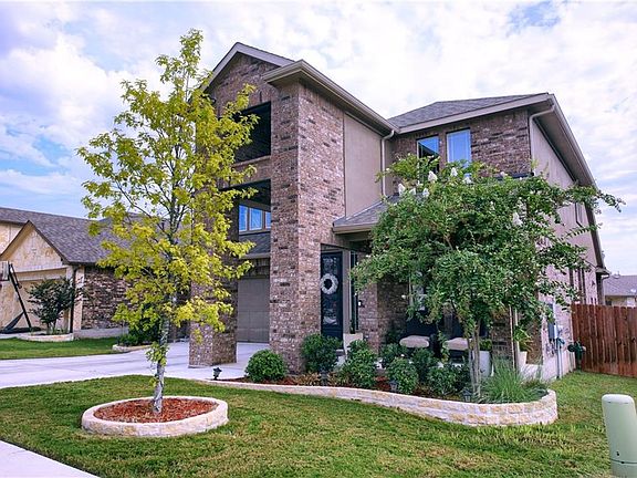3rd image of 16432 Pienza Dr