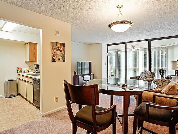3rd image of 1024 N Utah St APT 327