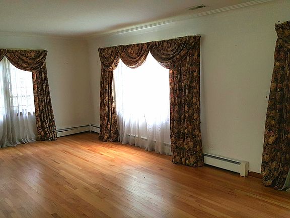 2nd image of 601 S 14th Ave