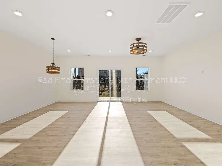 11027 Pagebrook Ln — Photo 4