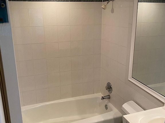 4th image of 1400 NE 57th St APT 301