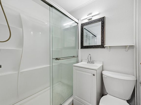 4th image of 805 W New York Ave #101