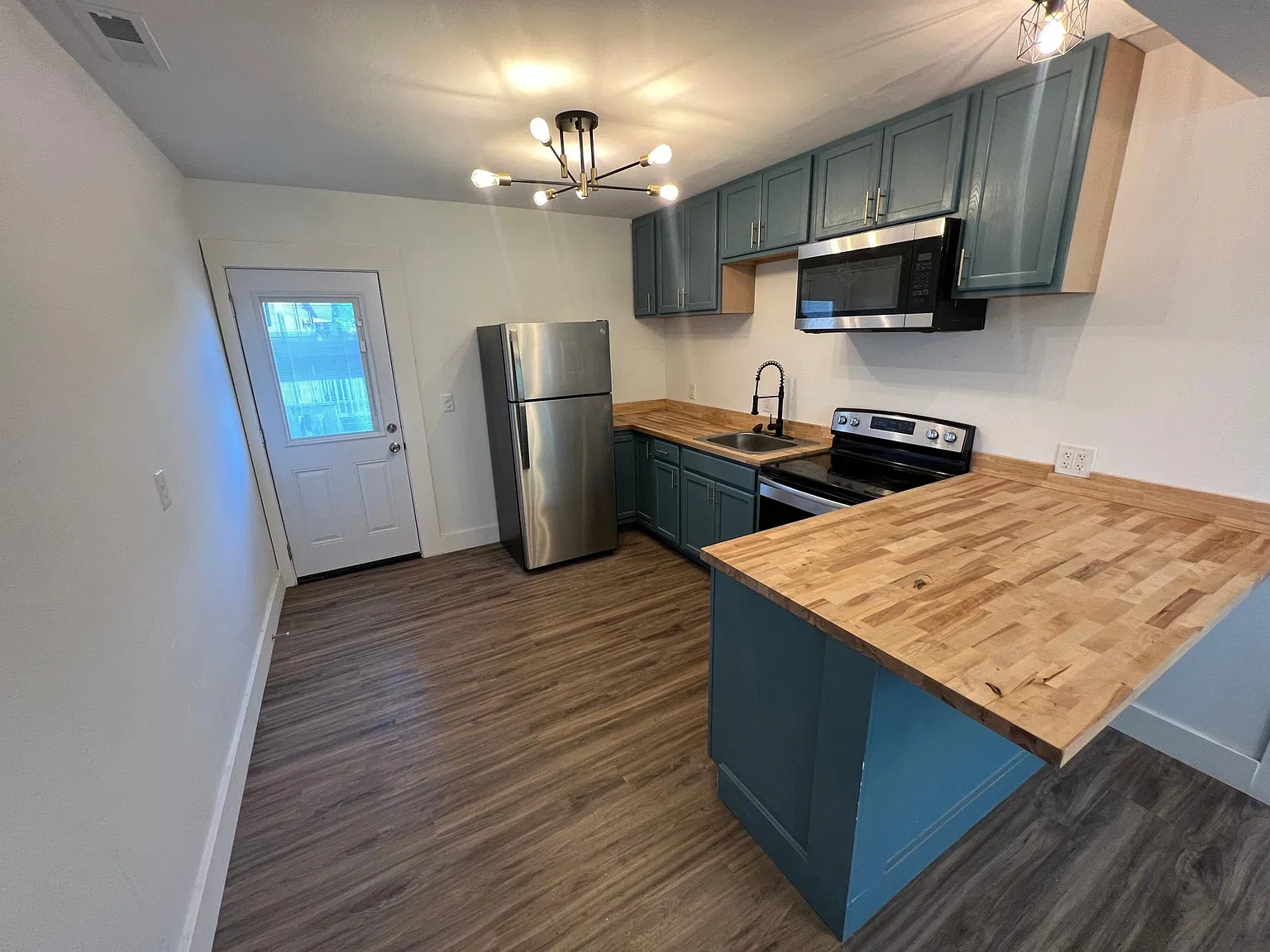 2 bed, 800 sqft, $1,000 — Photo 2