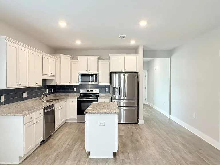 5849 Danbury Blvd — Photo 3