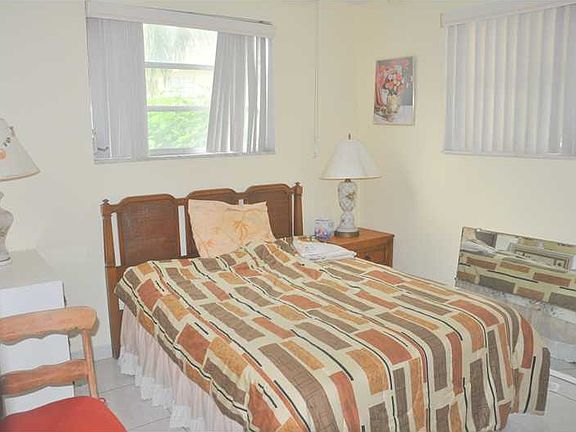 5th image of 16701 NE 13th Ave APT 101