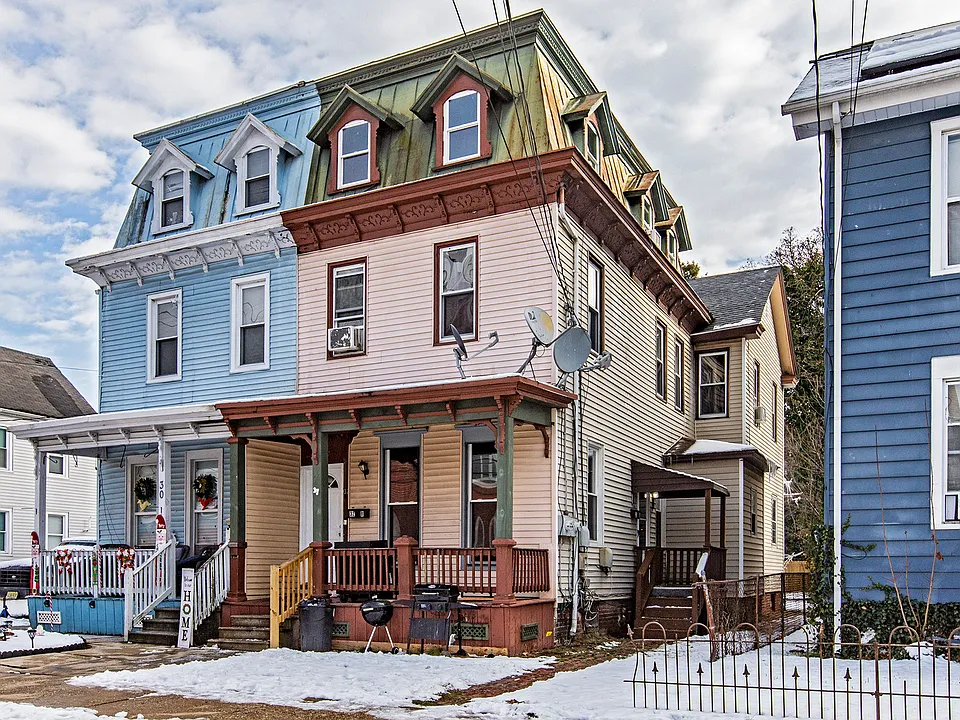 32 Walnut St